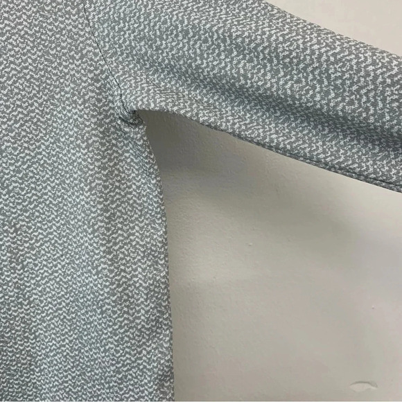 Athleta Base Layer Top M Turtleneck Hood Gray Activewear Casual Travel Work - Picture 4 of 9